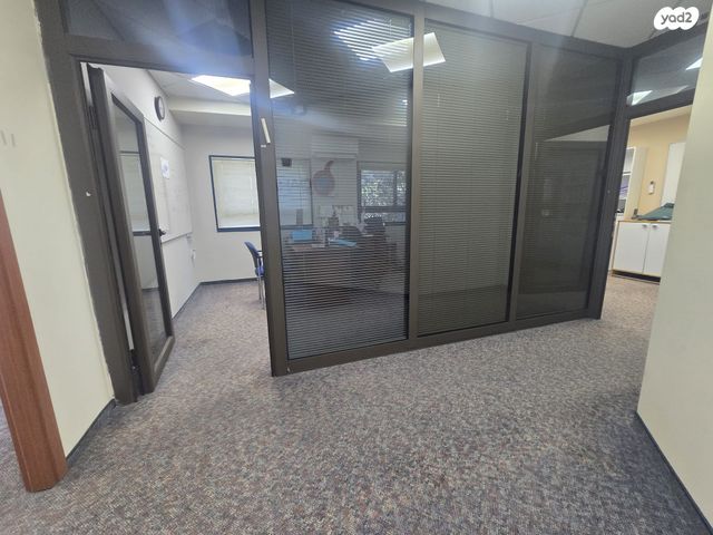 משרדים, מנוף