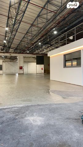 מבני תעשיה, אזור תעשיה קרית ביאליק, אזור תעשיה צור שלום, קרית ביאליק