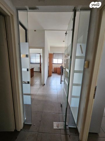 מבני תעשיה, אזור תעשיה מפרץ, חיפה