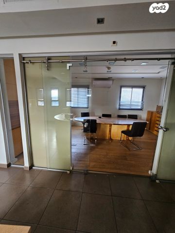 מבני תעשיה, אזור תעשיה מפרץ, חיפה