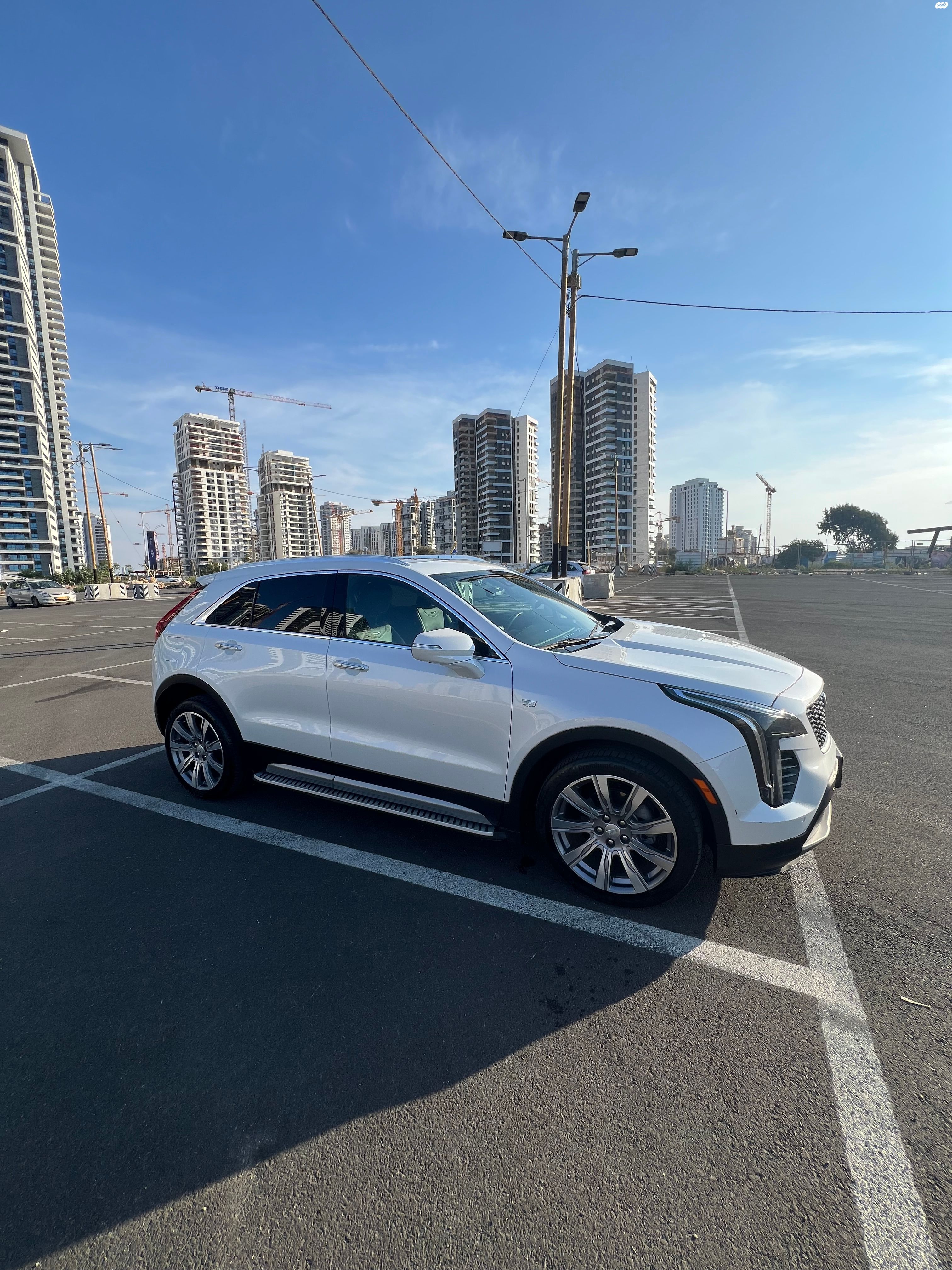 מודעת רכב קאדילק XT4