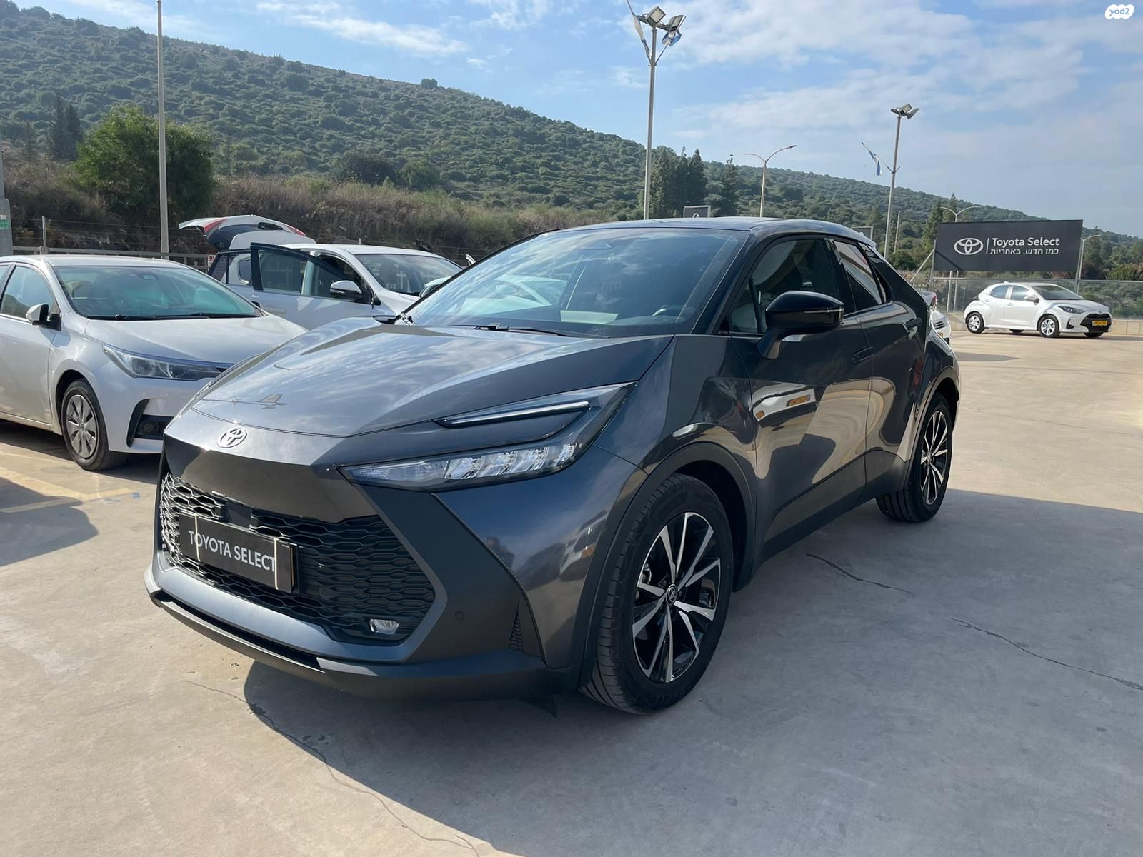 מודעת רכב טויוטה C-HR