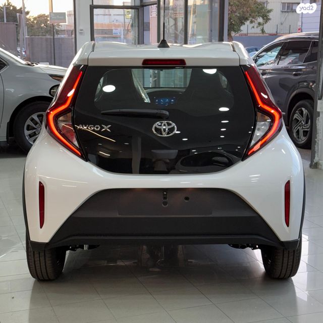 טויוטה אייגו X