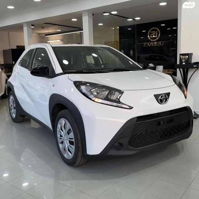 טויוטה אייגו X