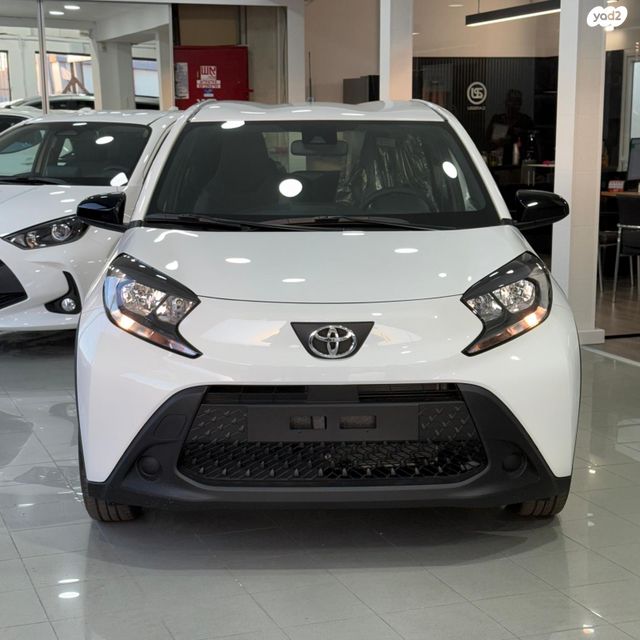 טויוטה אייגו X