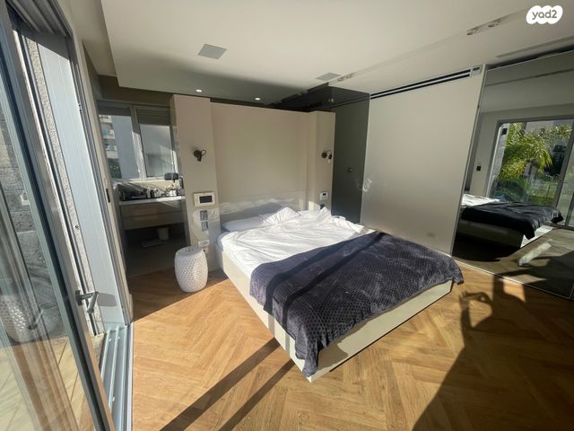 דו משפחתי, אמיר דרורי, קרית אילון, חולון