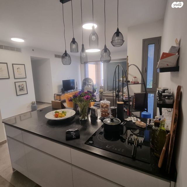 דירה, אריק איינשטיין, הרצליה ב', הרצליה