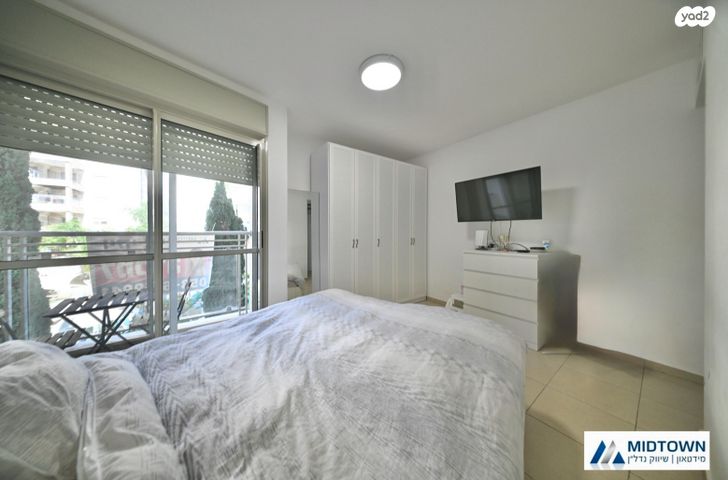 דירה, עיט, כפר סבא הצעירה, כפר סבא