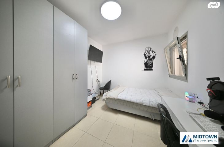 דירה, עיט, כפר סבא הצעירה, כפר סבא