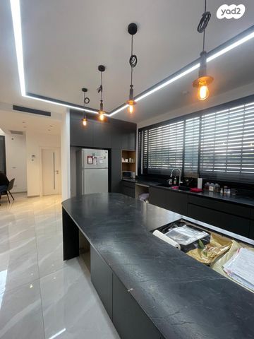 בית פרטי/ קוטג', קרית אילון, חולון