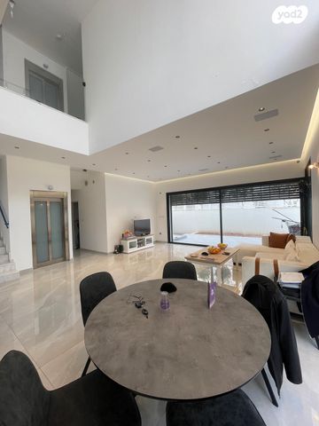 בית פרטי/ קוטג', קרית אילון, חולון