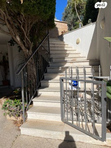 קמיל הויסמנס 