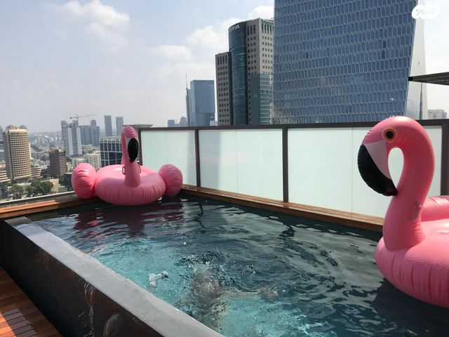 גג/ פנטהאוז, אלוף קלמן מגן, גני שרונה, קרית הממשלה, תל אביב יפו