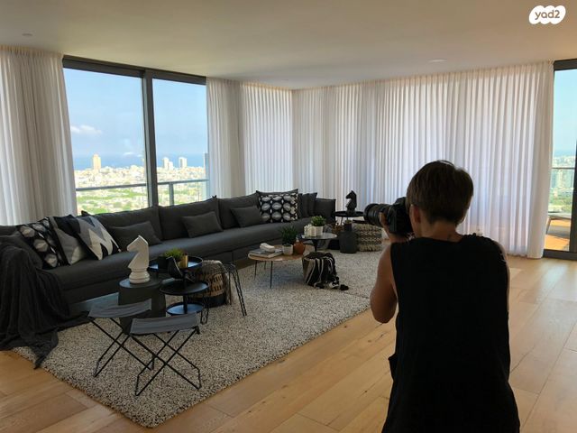 גג/ פנטהאוז, אלוף קלמן מגן, גני שרונה, קרית הממשלה, תל אביב יפו