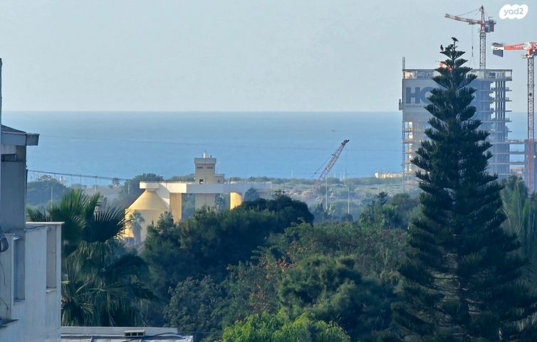 גג/ פנטהאוז, קרית יערים, רמת השרון