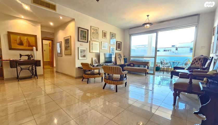 גג/ פנטהאוז, קרית יערים, רמת השרון