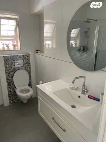 דירת גן, רפאל דה לה פרגולה, גילה, ירושלים