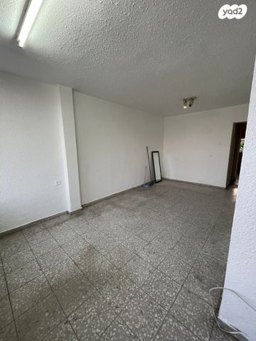 דירה, צביה לובטקין 16, נווה אליעזר וכפר שלם מזרח, תל אביב יפו