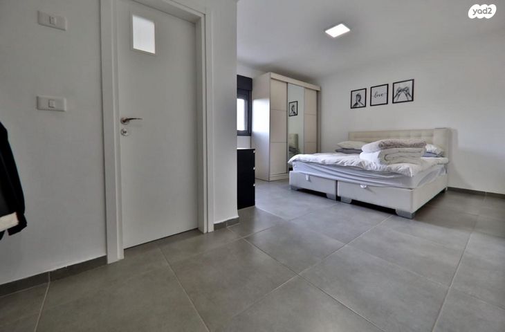 דירה, עפרה חזה, משכנות האומנים, קרית מוצקין