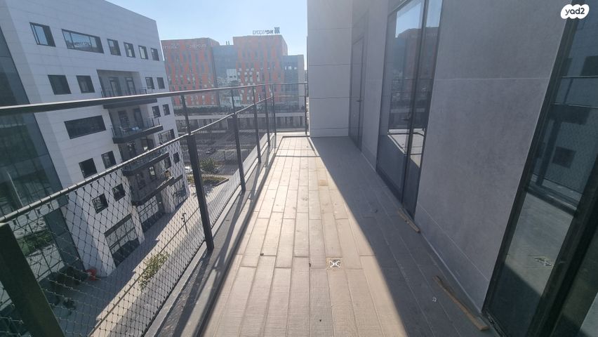 משרדים, אילן רמון, נס ציונה