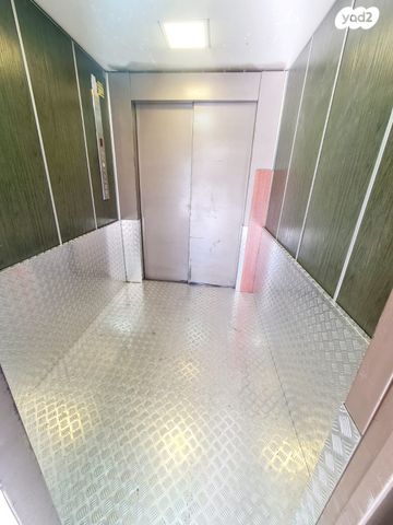 מחסנים, פארקטק פתח תקווה / אזור תעשייה קרית אריה, פתח תקווה