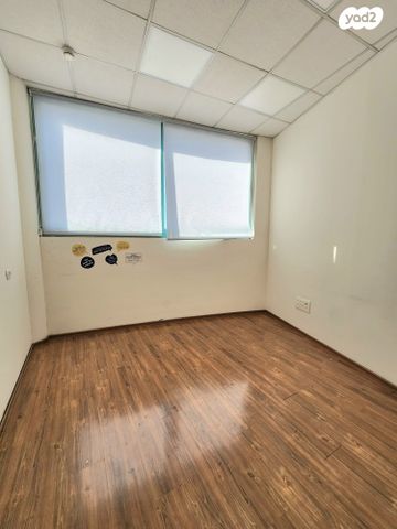 משרדים, כפר סבא