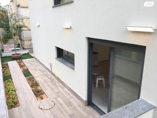 דירת גן, דבורה הנביאה, נגבה, רמת גן