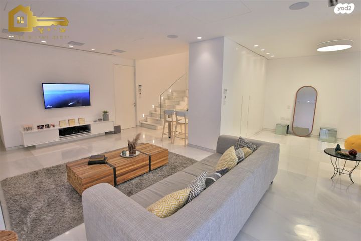 דירת גן, גלילות, תל אביב יפו