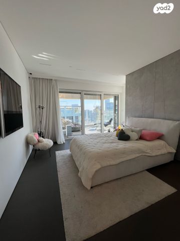 דירה, ניסים אלוני, צמרות איילון, פארק צמרת, תל אביב יפו