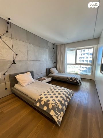 דירה, ניסים אלוני, צמרות איילון, פארק צמרת, תל אביב יפו