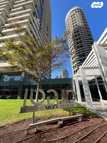 דירה, ניסים אלוני, צמרות איילון, פארק צמרת, תל אביב יפו