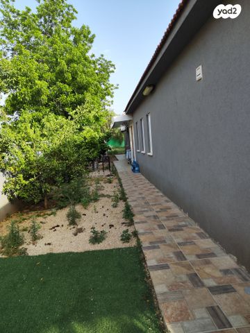 דו משפחתי, פרדס חנה כרכור