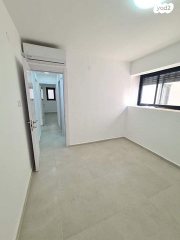 דירה, מעפילי אגוז 29, נווה חן, תל אביב יפו