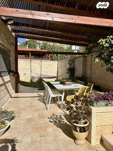 בית פרטי/ קוטג', עלמון, קרית יערים, גבעת זאב