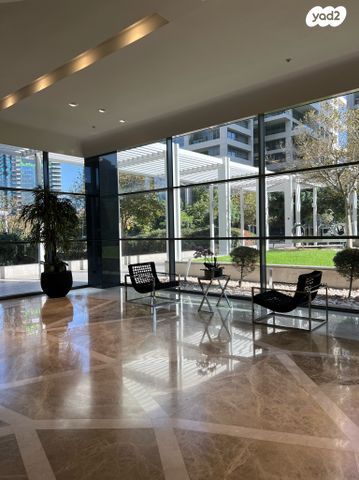 דירה, ניסים אלוני, צמרות איילון, פארק צמרת, תל אביב יפו