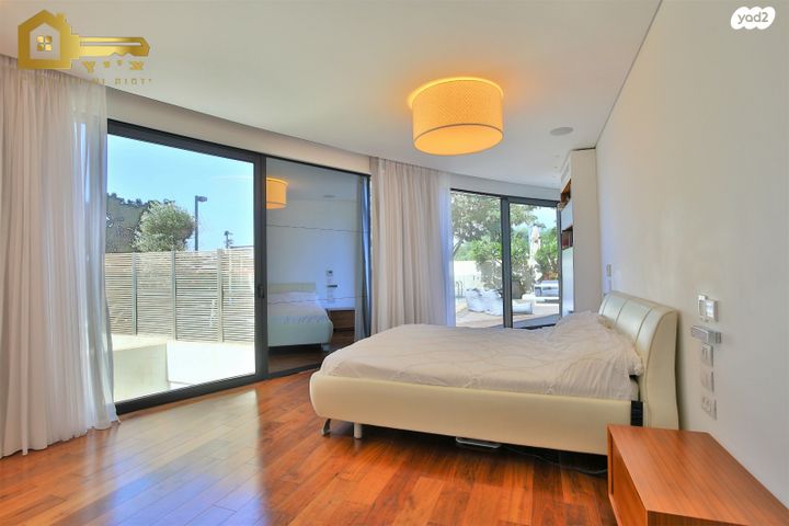 דירת גן, גלילות, תל אביב יפו