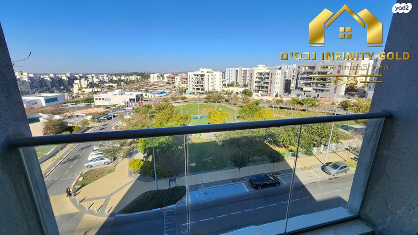 דירה, טופז, אבני חן, חריש