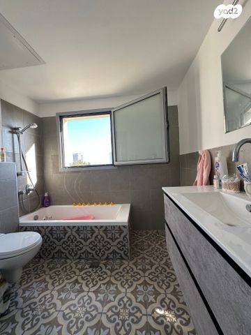 דירה, דבורה הנביאה 79, נווה שרת, תל אביב יפו