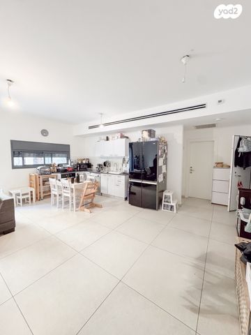 דירת גן, דבורה הנביאה, נגבה, רמת גן