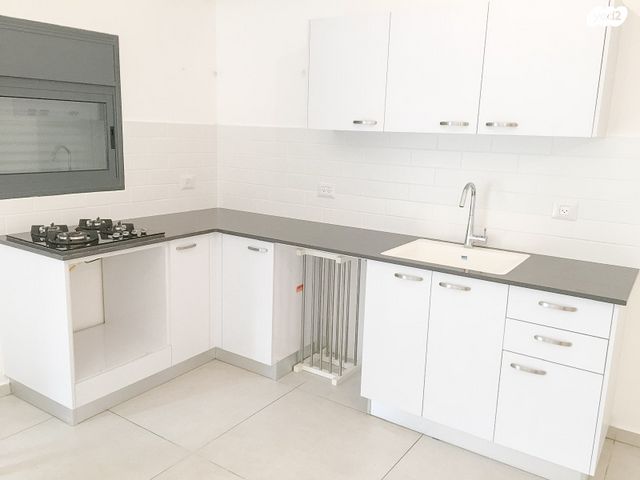 דירת גן, דבורה הנביאה, נגבה, רמת גן