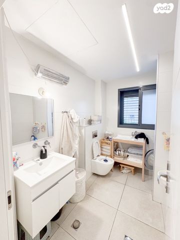 דירת גן, דבורה הנביאה, נגבה, רמת גן