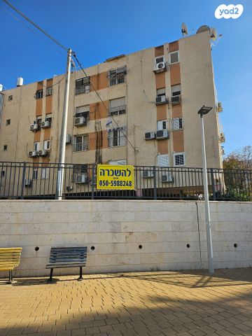 שדרות השופטים 7