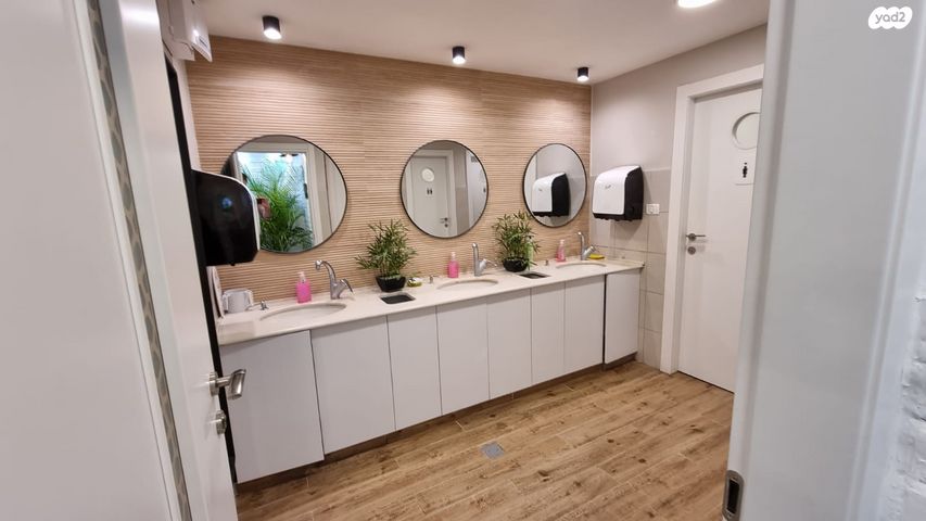 משרדים, התע"ש, כפר סבא