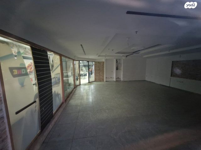 חנויות/ שטח מסחרי, לוד