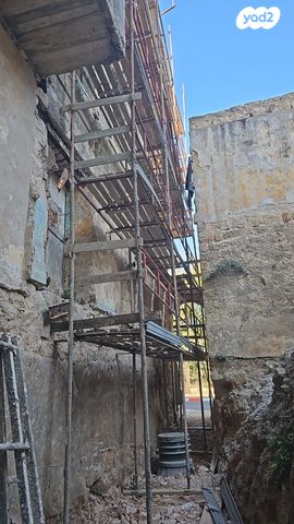 דירה, שיבת ציון 52, העיר התחתית, ואדי סאליב, חיפה