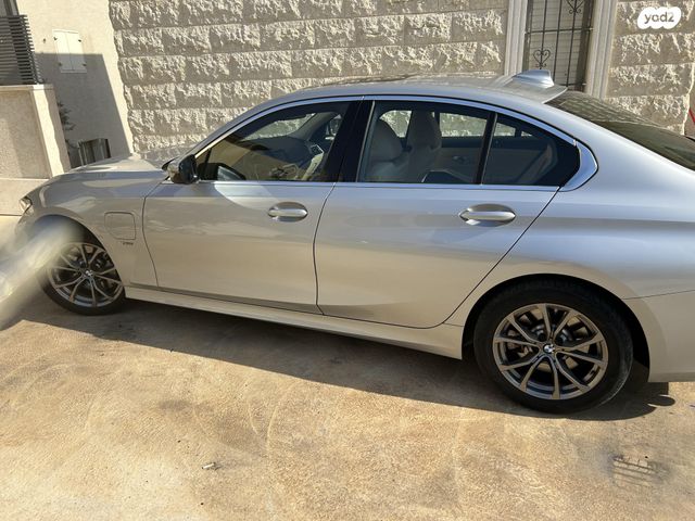 מודעת רכב ב מ וו סדרה 3