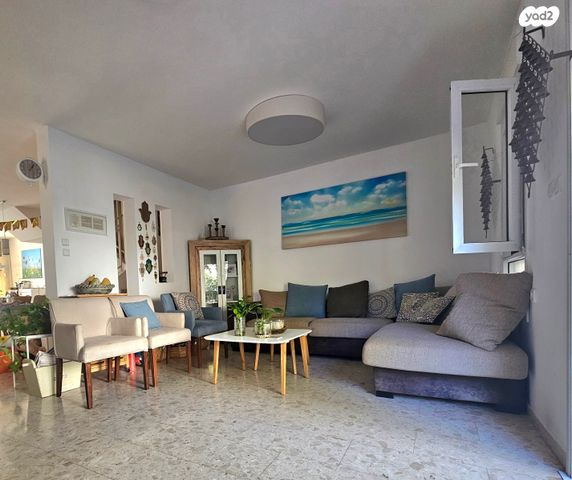 דו משפחתי, משואה, מודיעין מכבים רעות