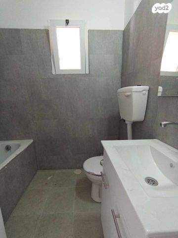 דירת גן, בני עקיבא 2, גן הורדים, אשקלון