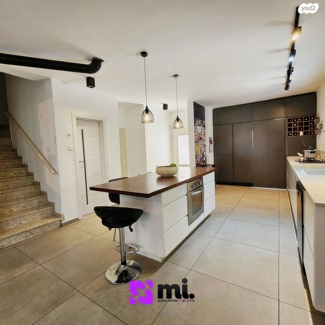 דו משפחתי, הגולן, בית שמש