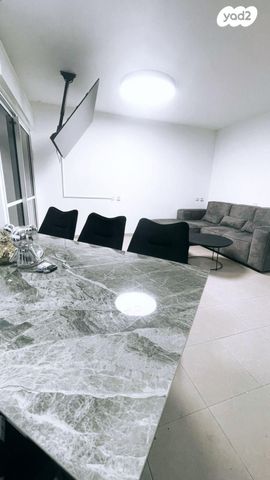 דירה, שדרות יוהנה ז'בוטינסקי, נווה זאב, נאות אילן, באר שבע